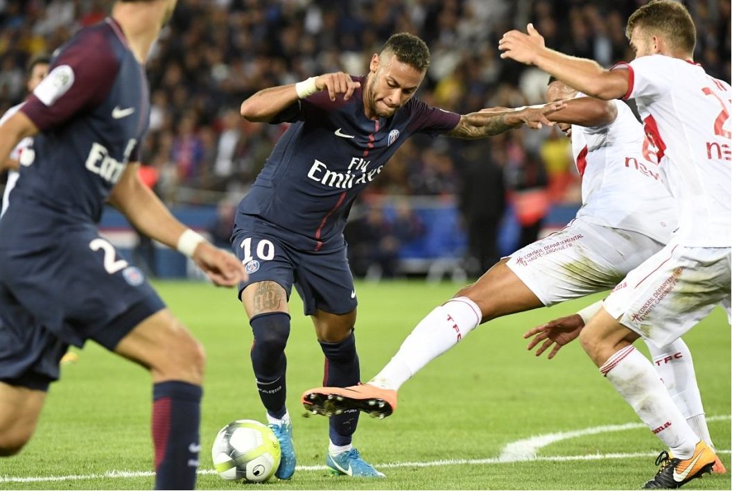 亚博体育登录入口-清晨法甲焦点战，那不勒斯造点机会，话题不断，团队化学反应显著