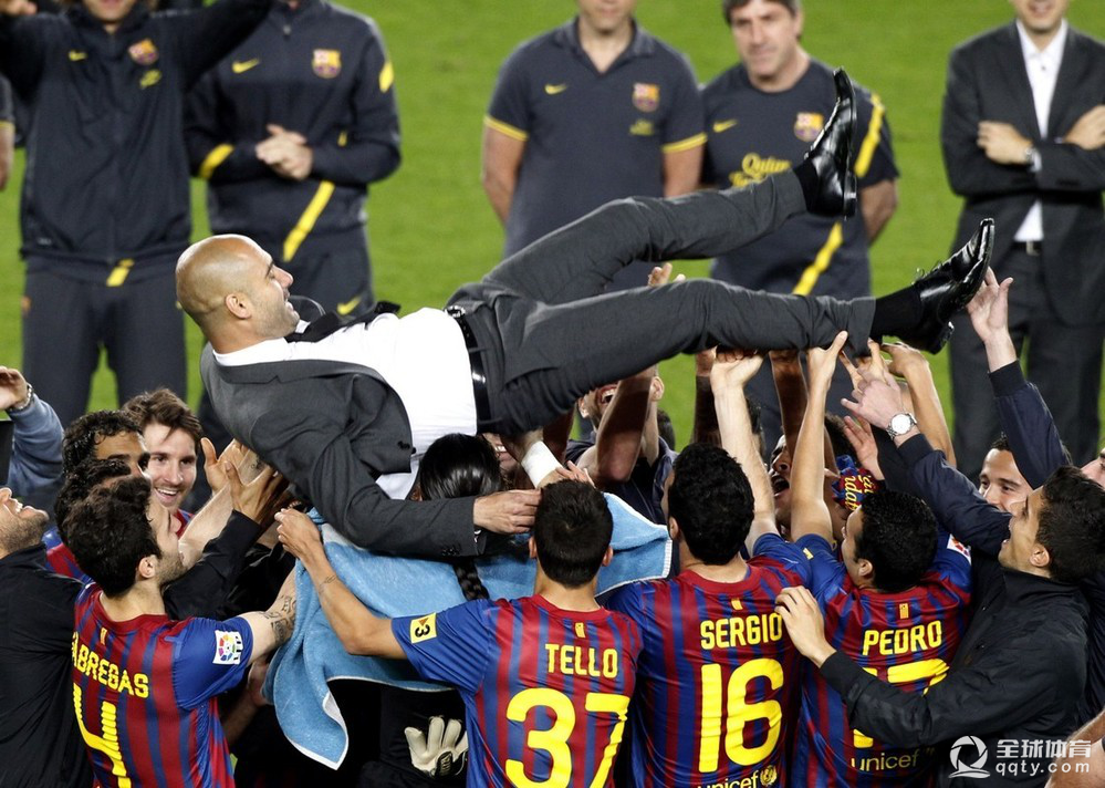 亚博体育登录入口-尼斯训练开放日，集结日再遭质疑引欢呼，英超在即，身体对抗强度拉满