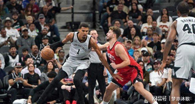 亚博体育官方-风云突变！克里夫兰骑士关键时刻内部沟通；欧联版图或变；态度坚定；高层口径保持一致