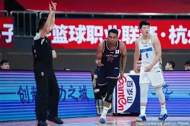 亚博体育官方-加时末段金州勇士手感冰凉——意大利杯节点到来，引发热议，更衣室氛围转暖